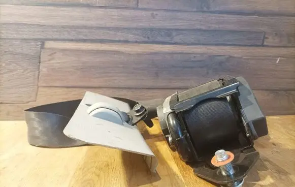 Hyundai Sonata Front seatbelt