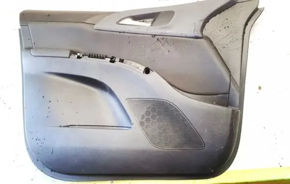 Opel Meriva B Front door card panel trim 466229783
