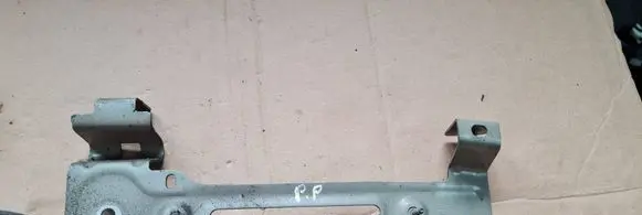 Audi Q7 4M Fender mounting bracket 4M0821432