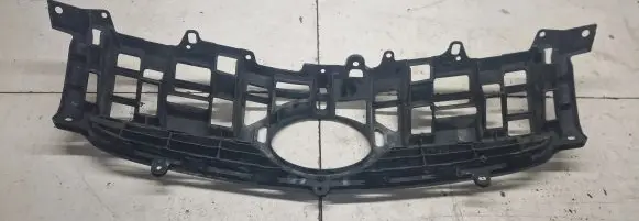 Toyota Prius (XW30) Front bumper upper radiator grill 5311147020