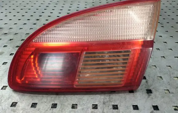 Toyota Avensis T220 Tailgate rear/tail lights 89022025