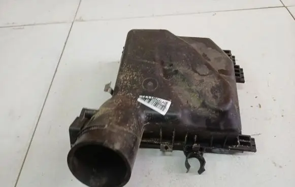 Subaru B9 Tribeca Air filter box 
