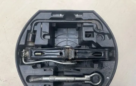 Peugeot 308 Tool set 
