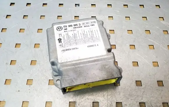 Volkswagen Touran I Airbag control unit/module 1T0909605D