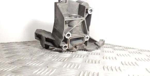 Audi Q5 SQ5 A/C compressor mount bracket 059145169AH