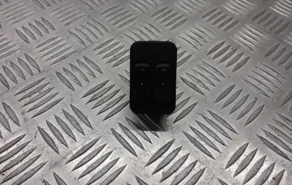 Opel Meriva A Front door window switch trim 24409205