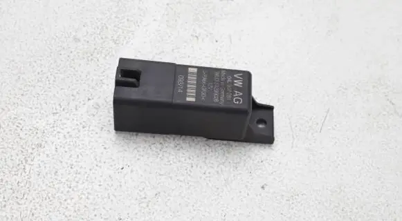 Audi Q3 8U Glow plug pre-heat relay 04L907281
