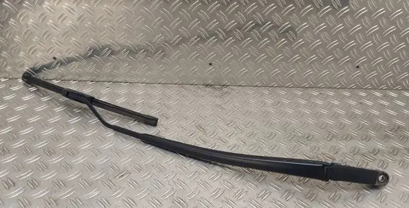 Toyota RAV 4 (XA40) Windshield/front glass wiper blade 