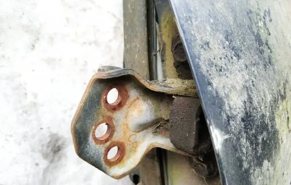 Mazda 121 SM Front door upper hinge