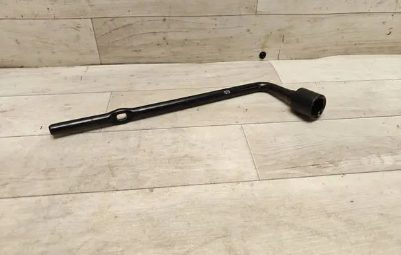 Hyundai i20 (PB PBT) Wheel nut wrench 