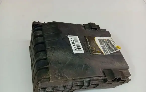 Skoda Octavia Mk2 (1Z) Fuse box cover 014189871