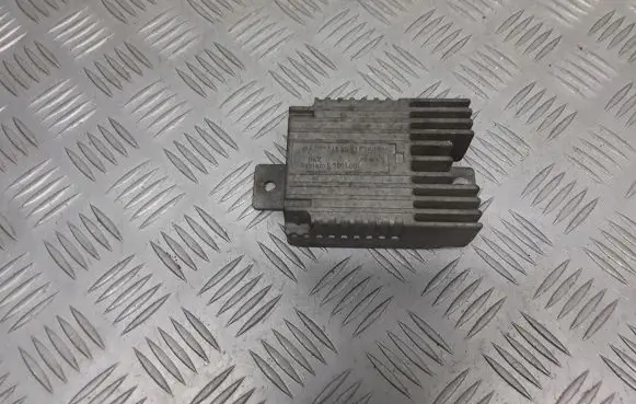 Mercedes-Benz A W168 Coolant fan relay A0275458032