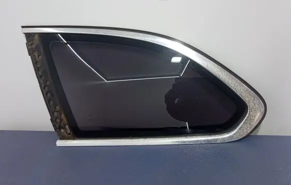 BMW 5 E60 E61 Rear side window 