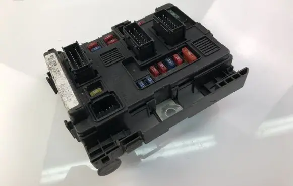 Citroen C4 I Fuse box set 9643498980