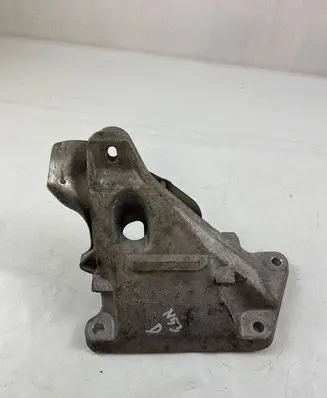 BMW 3 E90 E91 Engine mounting bracket 6765004 24168110