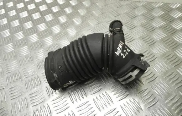 Toyota Avensis T270 Air intake hose/pipe 178800R050 VD13656