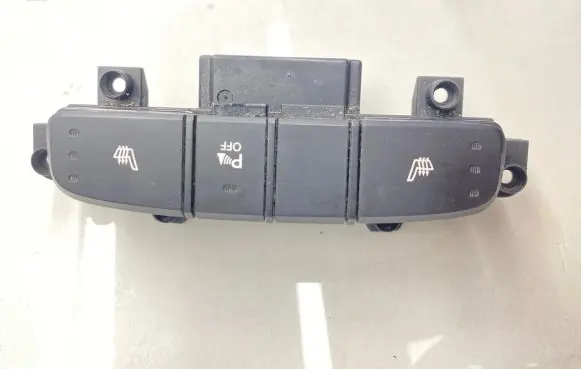 Hyundai Santa Fe Seat heating switch 39S1AD1000 933102W030 39SIAL1210