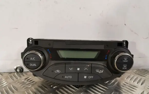 Toyota Yaris Climate control unit 559000D820