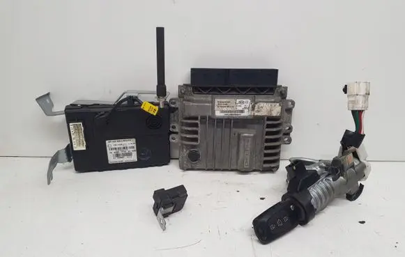 KIA Venga Engine ECU kit and lock set 391302A300
