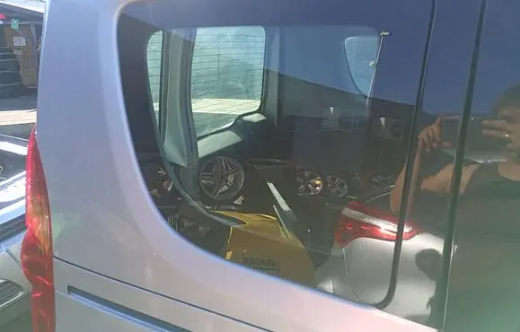 Opel Combo D Rear vent window glass
