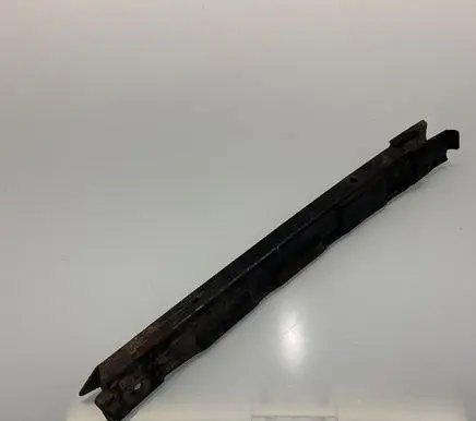 Front bumper mounting bracket