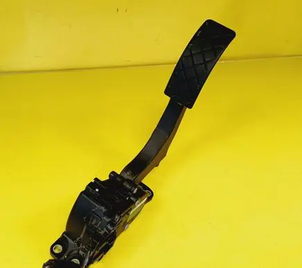Volkswagen Polo IV 9N3 Accelerator throttle pedal 6Q1721503C