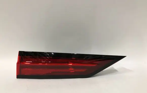 Volvo S90, V90 Tailgate rear/tail lights 32337135