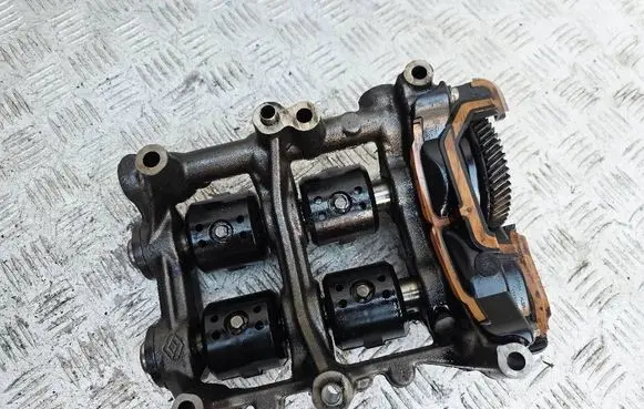 Nissan Navara D23 Oil pump balance shaft 05524R
