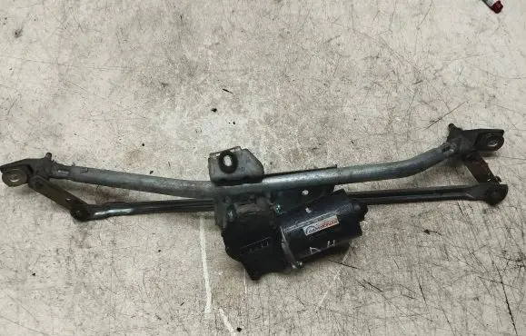 Audi A4 S4 B5 8D Front wiper linkage and motor 8D1955332
