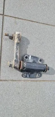 Hyundai Terracan Steering rack mounting bracket 