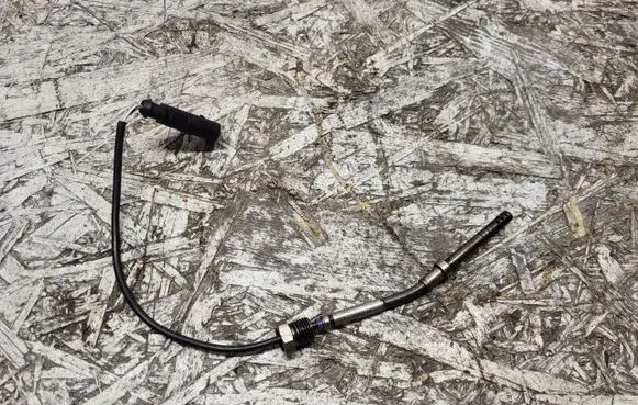 Audi A4 S4 B8 8K Exhaust gas temperature sensor 03L906088D