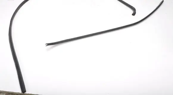 Porsche 924 Front door rubber seal 