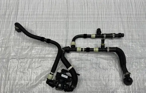Maserati Grecale Water pump 6701798260