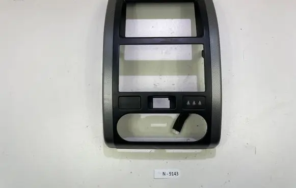 Nissan X-Trail T31 Radio/GPS head unit trim 68260JG10A