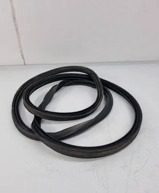 KIA Sorento Trunk rubber seal (body) 