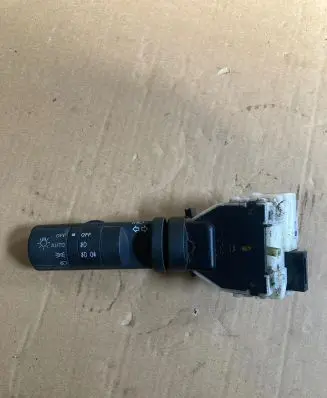 Nissan Qashqai Indicator stalk 14425