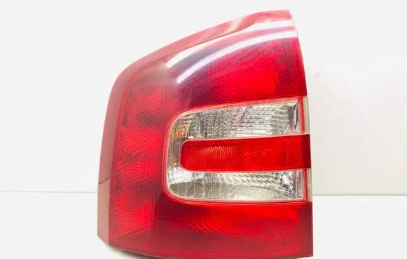 Skoda Octavia Mk2 (1Z) Rear/tail lights 275901 1Z9945095