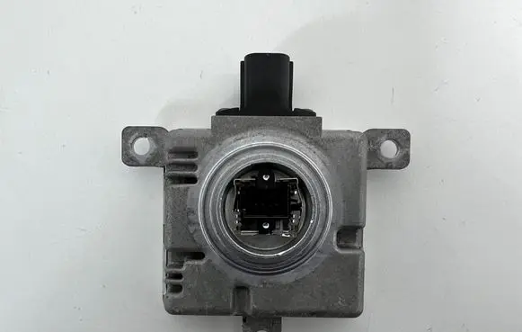 Honda CR-V Headlight ballast module Xenon W3T21571
