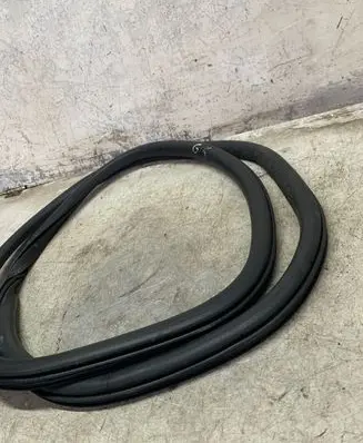 Ford Mondeo MK V Rear door rubber seal (on body) 