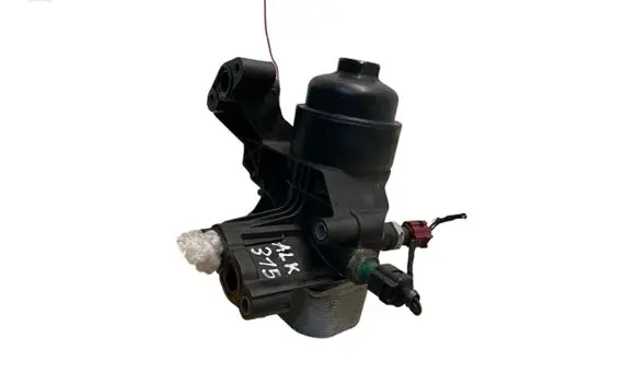 Skoda Octavia Mk3 (5E) Oil filter mounting bracket 03N115389B 03N117021