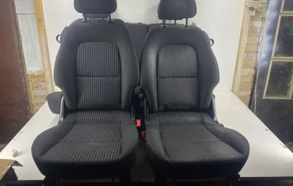 Mitsubishi Colt Seat set 
