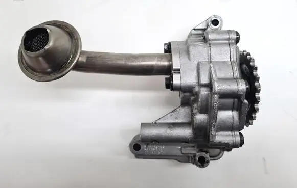 Volkswagen Touran I Oil pump 03G115105