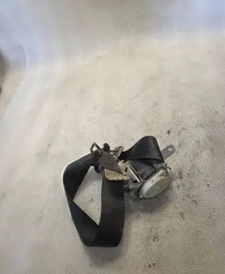 Rear seatbelt