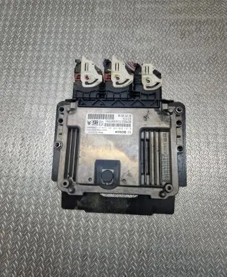 Citroen C4 II Engine control unit/module 9666729580 9807885980 0281030546