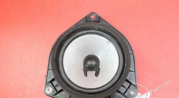 Toyota Corolla Verso E121 Subwoofer speaker 86160-0F030