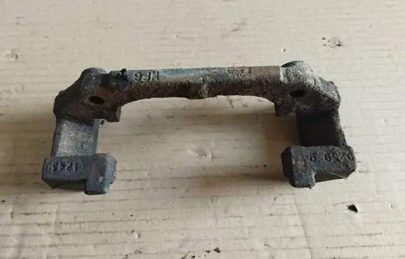 Chrysler Voyager Front Brake Caliper Pad/Carrier