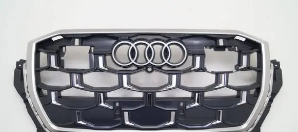 Audi Q7 4M Front grill
