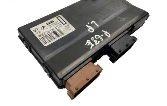 Peugeot 607 Seat control module 9650281980