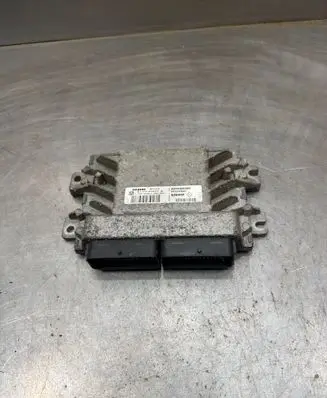 Renault Clio II Engine control unit/module 8200326395 S110140201A