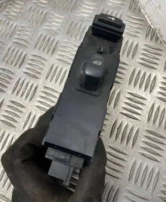Volvo V70 Electric window control switch 30746075
